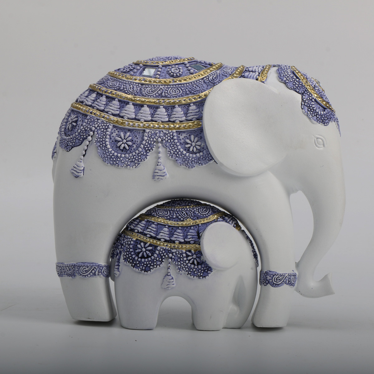Blue and White Trunk-Up Elepha - Home Decor On Sale 评论和价格